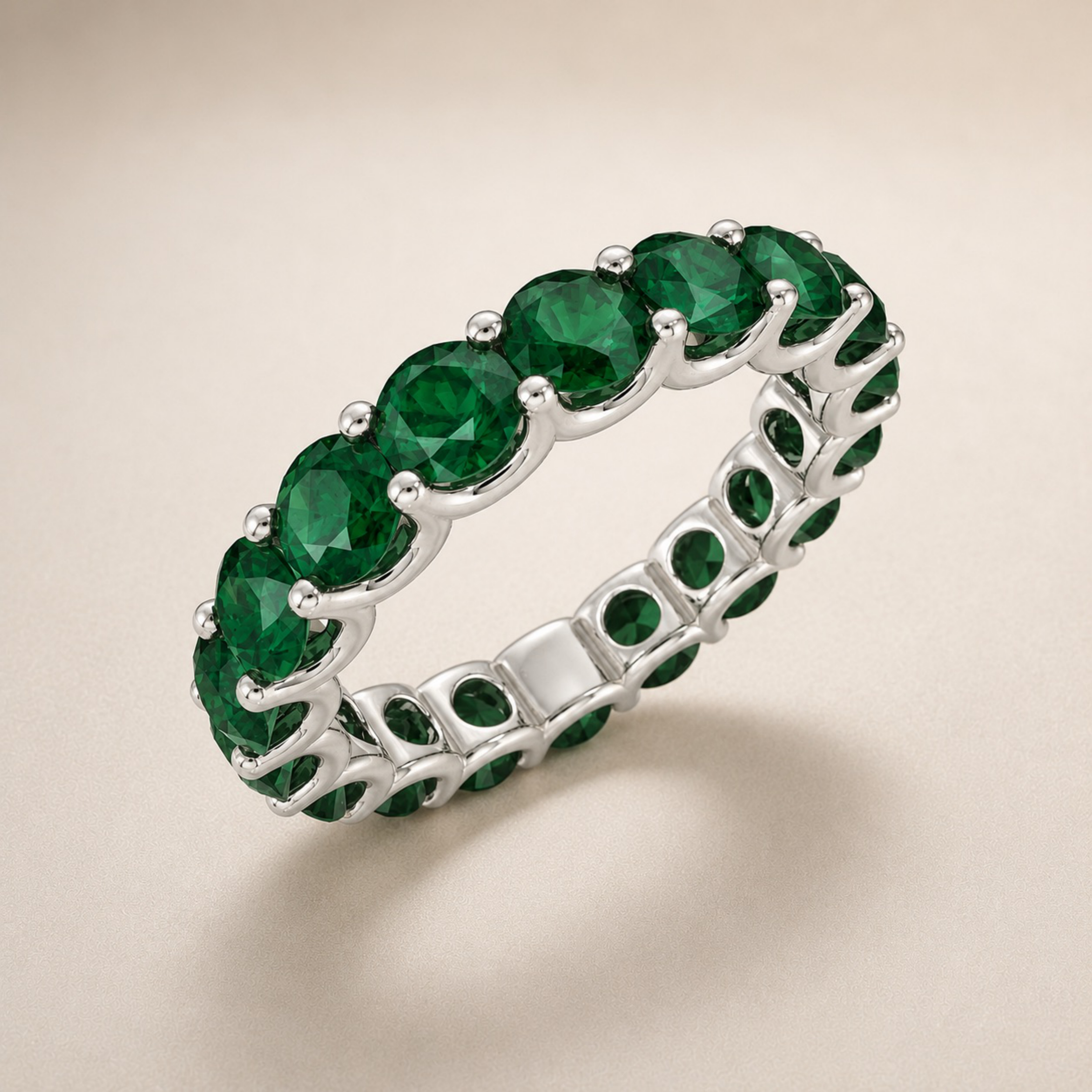 Green Emerald Round Band